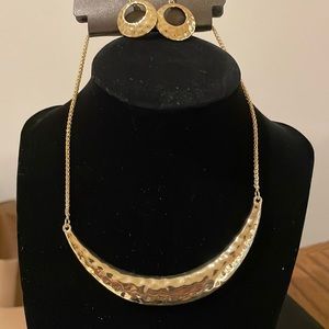 Set of earrings and necklace. Golden color, perfect for a gift.